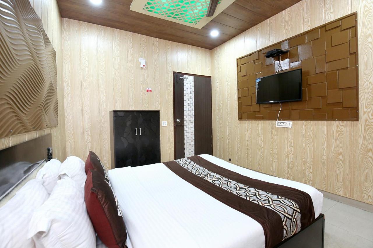Oyo 8105 Royale Guest House Лудхиана Экстерьер фото