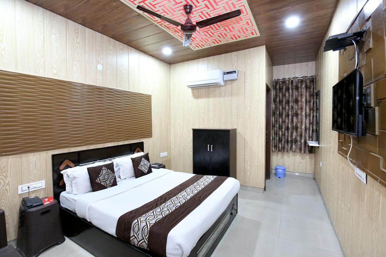 Oyo 8105 Royale Guest House Лудхиана Экстерьер фото